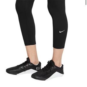 Nike Dri Fit Cropped Legging
